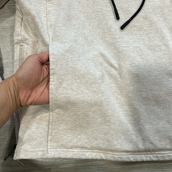 Varley pullover mock neck drawstring sweatshirt with kangaroo pocket - Picture 7 of 11